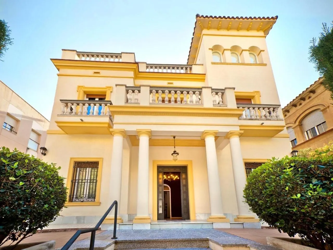 Villa Victoria Barcelonaの連絡先